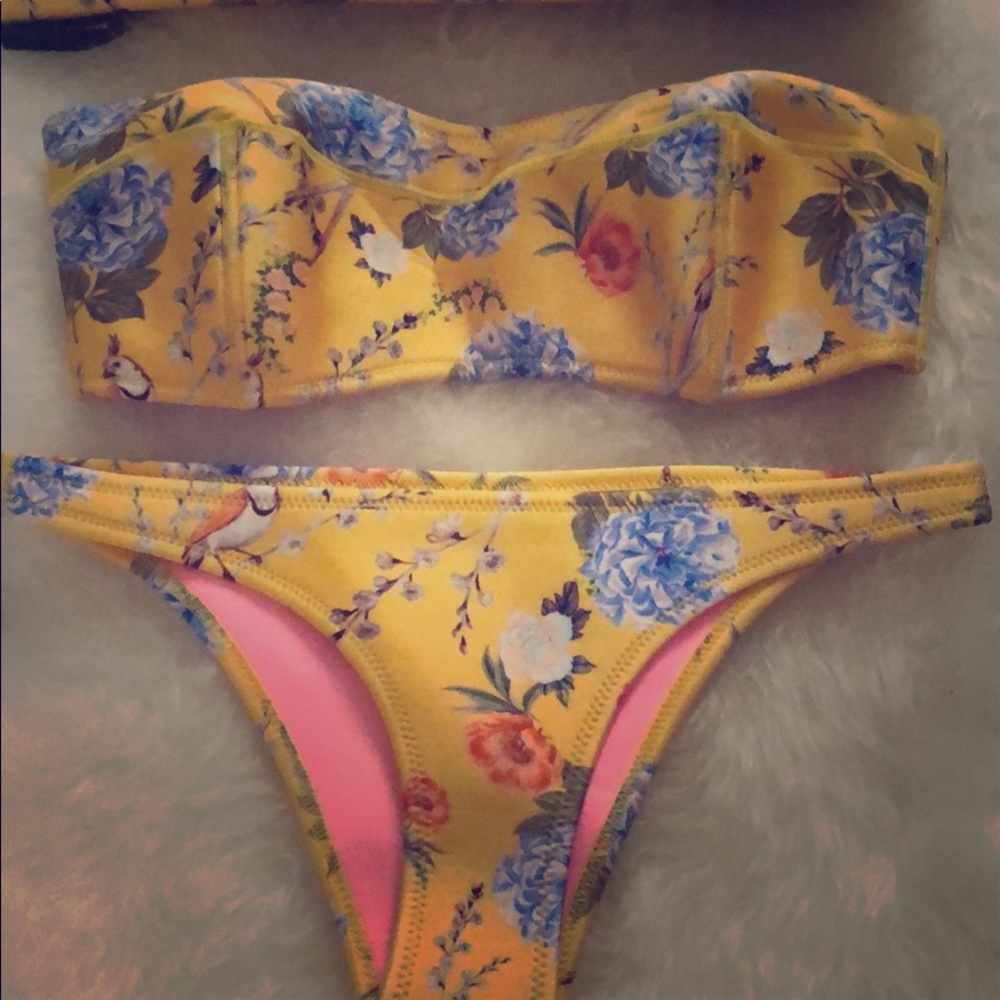 Strapless Triangl Bikini with bag